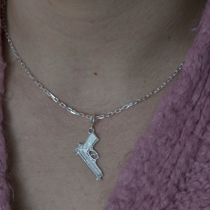 Zawieszka do łańcuszka pistolet beretta srebro 925