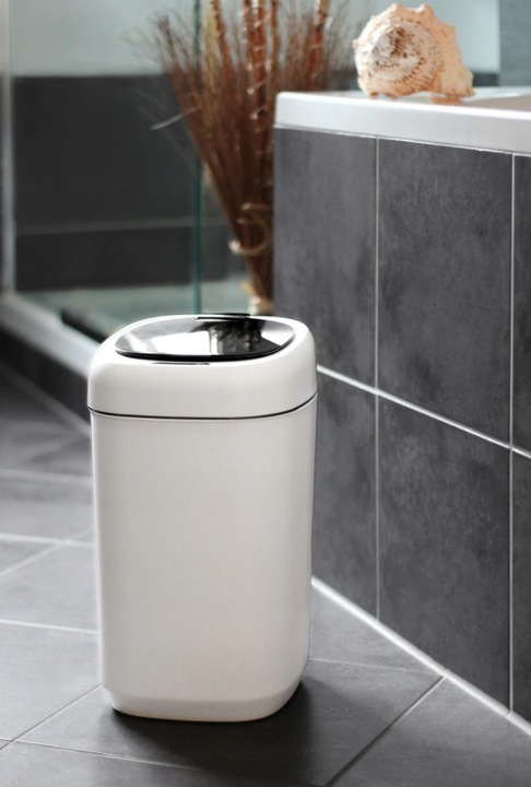 Łazienkowy kosz na śmieci czujnik ruchu bezdotyk