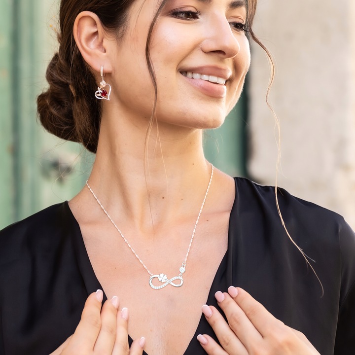 Naszyjnik Srebrny 925 Nieskończoność z Czterolistną Koniczynką i Cyrkoniami