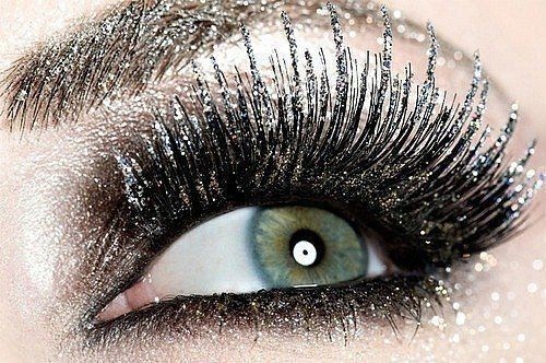 Tusz do rzęs Ze Złotym Brokatem Volume Milion lashes Loreal Top Coat