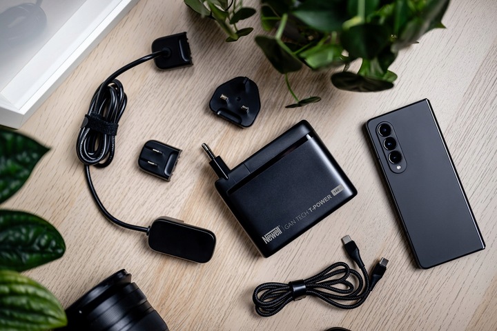 Ładowarka sieciowa z adapterami Newell GaN Tech T-power 140W 3xUSB-C 3xUSB