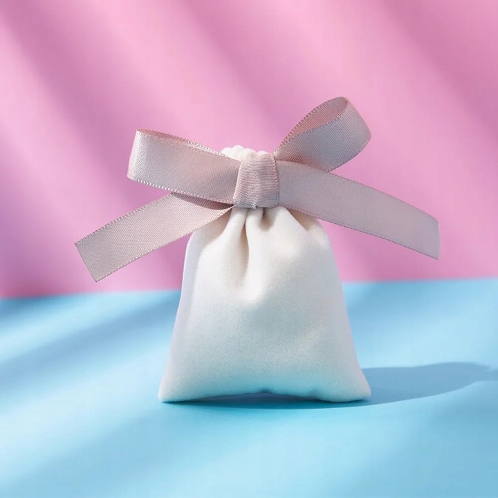 Pierścionek Moissanit 6,5 mm 1 karat srebro 925 rozmiar 22 PL