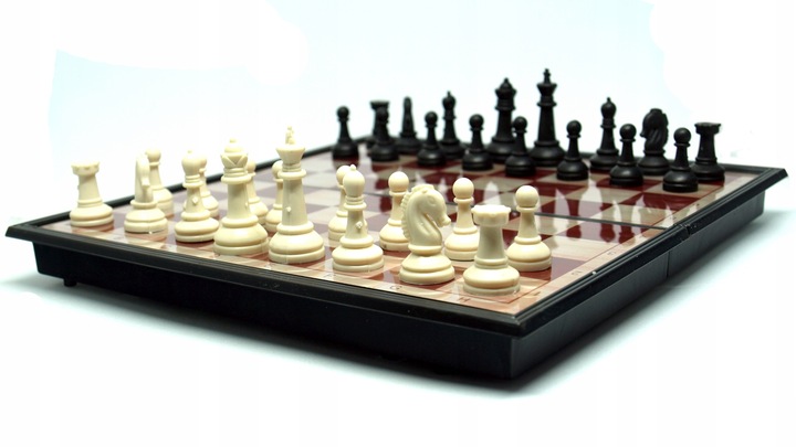 SZACHY MAGNETYCZNE + KARTY DO GRY 2 TALIE ZESTAW ROZRYWKOWY