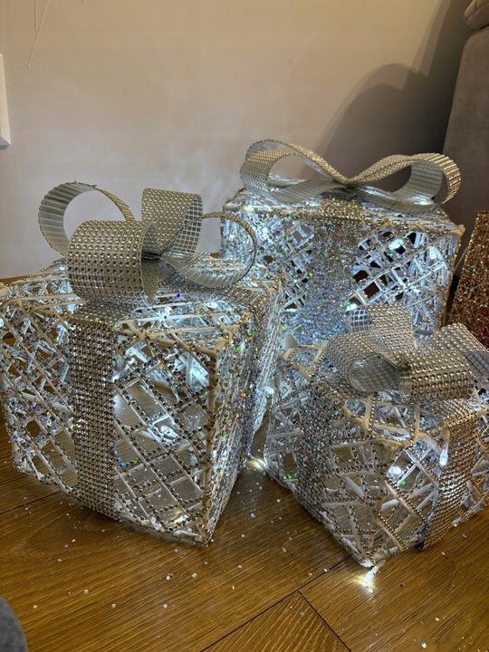 Prezent Świąteczny LED Dekoracja Świąteczna Podświetlany LED srebrny timer