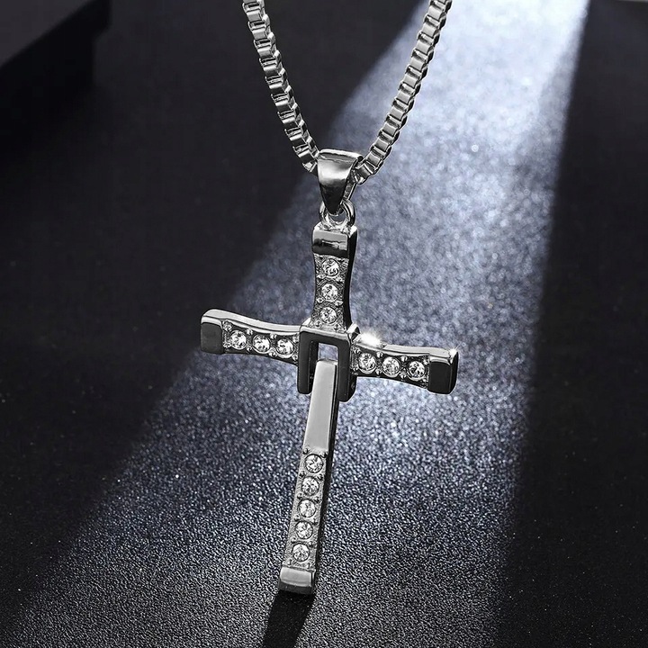 NASZYJNIK VIN DIESEL Z KRZYŻEM KRZYŻ SREBRNY DOMINIC TORETTO FAST N7