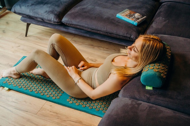 MATA ZDROWOTNA DO AKUPRESURY Z KOLCAMI + PODUSZKA