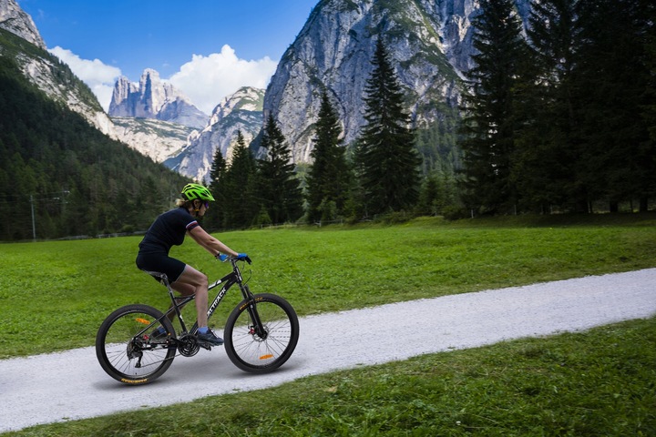 ROWER GÓRSKI MTB MANETKI 21 BIEGÓW 2 TARCZE RAMA 15" KOŁA 26" NÓŻKA