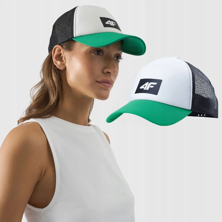 4F CZAPKA Z DASZKIEM SNAPBACK UNISEKS SS24