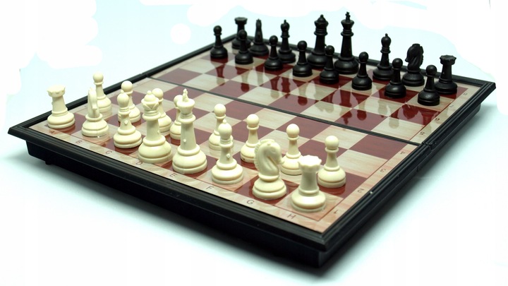 SZACHY MAGNETYCZNE + KARTY DO GRY 2 TALIE ZESTAW ROZRYWKOWY