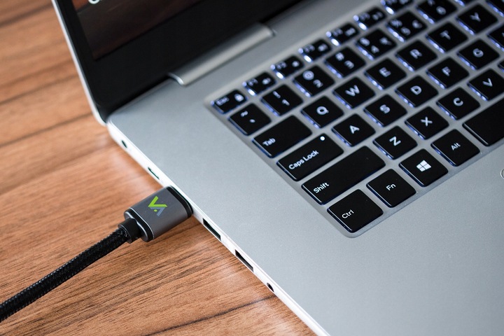 KABEL PRZEWÓD HDMI 2.0 HIGH SPEED 48bit TV PC PRO 3D 4K FHD/144Hz VAYOX 10m