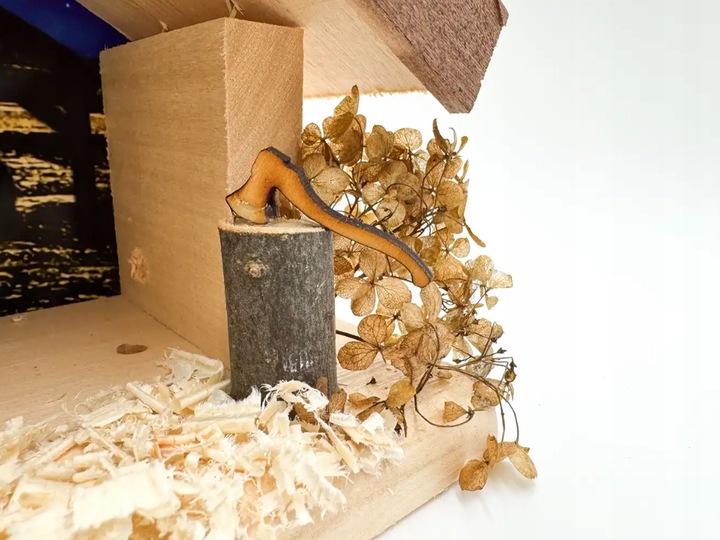 SZOPKA BOŻONARODZENIOWA DREWNIANA Z OŚWIETLENIEM NATURALNA + FIGURY 9 CM