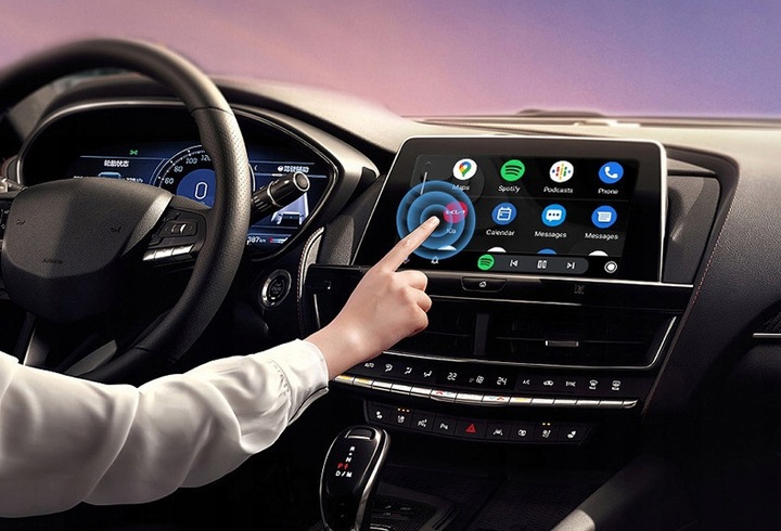 Bezprzewodowy Adapter APPLE CARPLAY do iPhone iOS ANDROID AUTO Pendrive USB