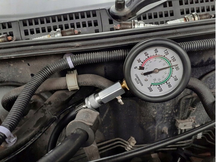 MIERNIK TESTER CIŚNIENIA SPRĘŻANIA POZIOMU KOMPRESJI WTRYSKU SILNIK BENZYNA