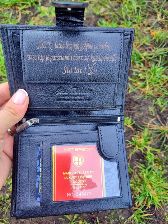 PREZENT NA DZIEŃ CHŁOPAKA TATY SKÓRZANY PORTFEL Z GRAWEREM MĘSKI DLA NIEGO