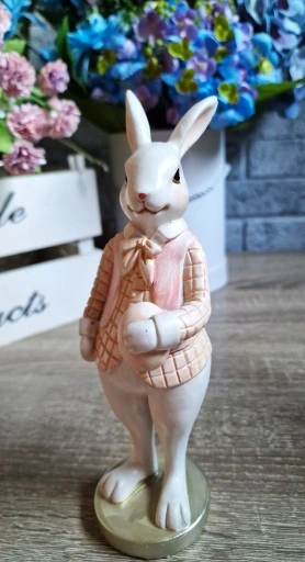 FIGURKA WIELKANOCNY PAN ZAJĄC KRÓLIK model XVI róż