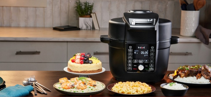 Instant Pot DC Ultimate Lid Air Fryer multicooker