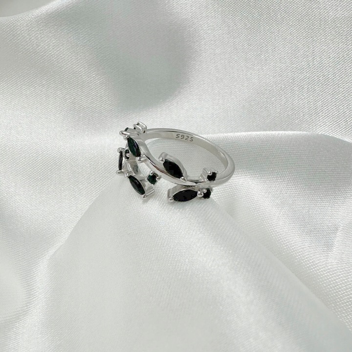 Pierścionek Srebrny pr. 925 z Cyrkoniami Regulowany Uniwersalny Rozmiar