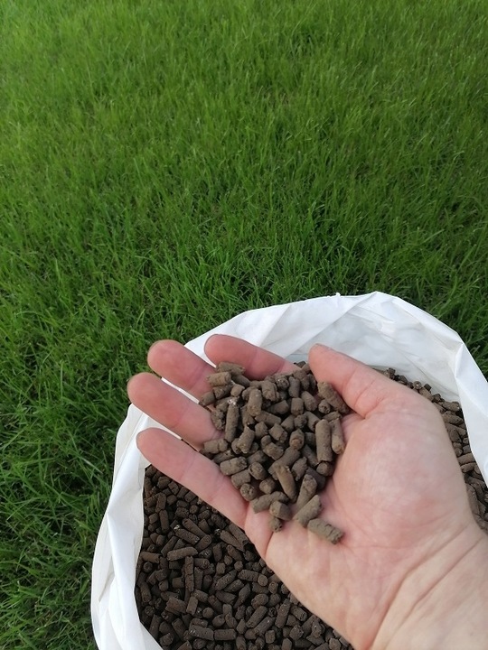 Naturalny nawóz do roślin obornik OBOMIX Końsko-Kurzy granulowany 40 litrów