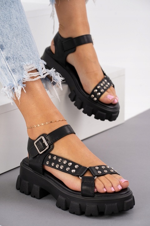 Sandały damskie na grubym spodzie z ćwiekami Czarne 39