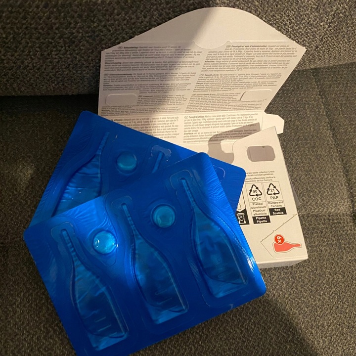 PREPARAT NA PCHŁY I KLESZCZE DLA KOTA NA PÓŁ ROKU KROPLE 6 SZT DIMETHICON