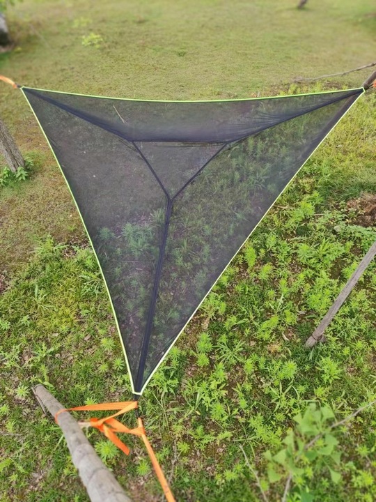 Hamak trójkątny do gry wieloosobowej