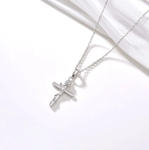 NASZYJNIK SREBRNY KRZYŻYK KRZYŻ ŁAŃCUSZEK DAMSKI KOMUNIA SREBRO PRÓBA 925