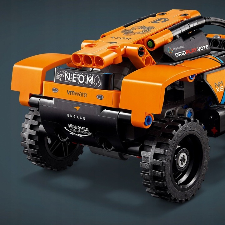 LEGO TECHNIC NEOM McLaren Extreme Race Car 42166