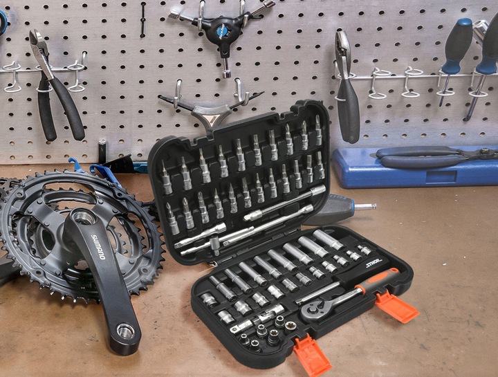 ZESTAW NARZĘDZIOWY KLUCZY KLUCZE NASADOWE 1/4 56CZ