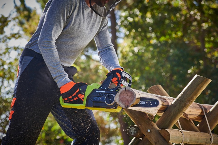 RYOBI AKU PILARKA BEZSZCZOTKOWA PIŁA ŁAŃCUCH. GAŁĘZIÓWKA 18V OCS1830