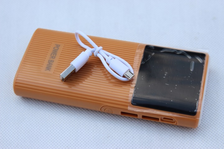 VIP SOLIDNY Mocny Power bank 50000mAh Wyświetlacz 3xUSB Latarka KOLORY