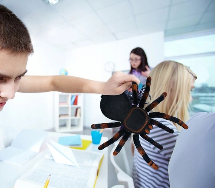 PAJĄK ZDALNIE STEROWANY LED NA PILOT DUŻY TARANTULA ZABAWKA DLA DZIECI