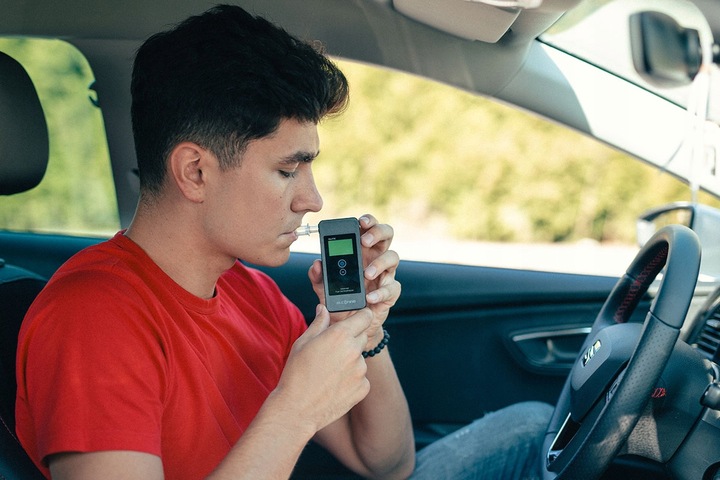 Alkomat AlcoFind Elite + kalibracje + pokrowiec