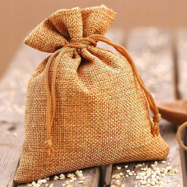 kubek różowy ze złotym uchem i rantem z TWOIM DOWOLNYM NADRUKIEM kreator