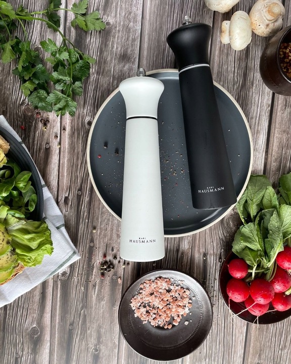 ZESTAW RĘCZNYCH MŁYNKÓW DO MIELENIA SOLI PIEPRZU PRZYPRAW BIAŁY I CZARNY