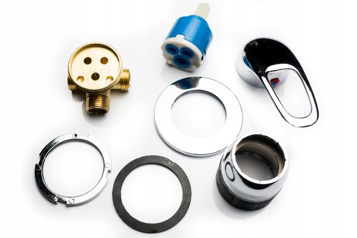 Bateria prysznicowa mieszacz do kabiny zabudowanej