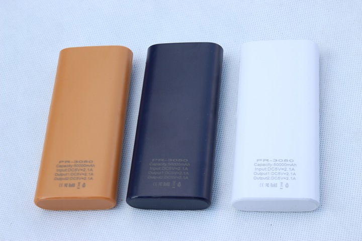 VIP SOLIDNY Mocny Power bank 50000mAh Wyświetlacz 3xUSB Latarka KOLORY