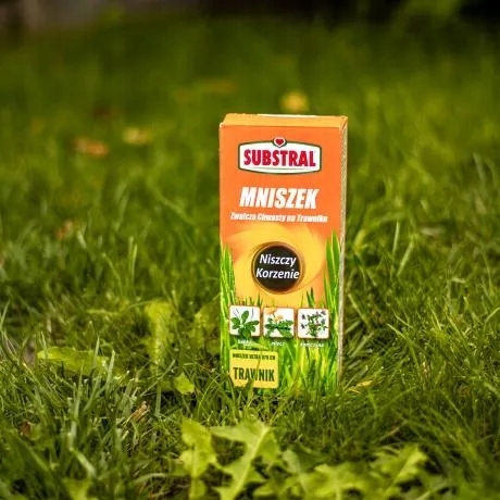 MNISZEK ULTRA 070 EW NA CHWASTY W TRAWIE 250ml