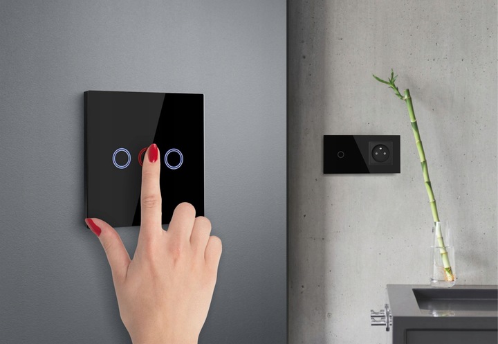 GNIAZDO GNIAZDKO SZKLANE Z BOLCEM Z WŁĄCZNIKIEM POJEDYNCZYM CZARNE PANEL