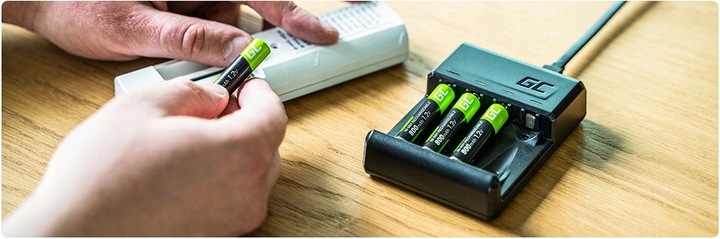 ŁADOWARKA AKUMULATORKÓW BATERII AAA AA + 6x AKUMULATORKI 2600mAh AA R6
