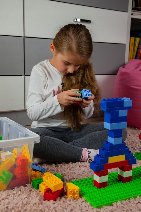 KLOCKI KONSTRUKCYJNE UNICO POJEMNIK Z PŁYTKĄ 120 ELEMENTÓW KOMPATYBILNE