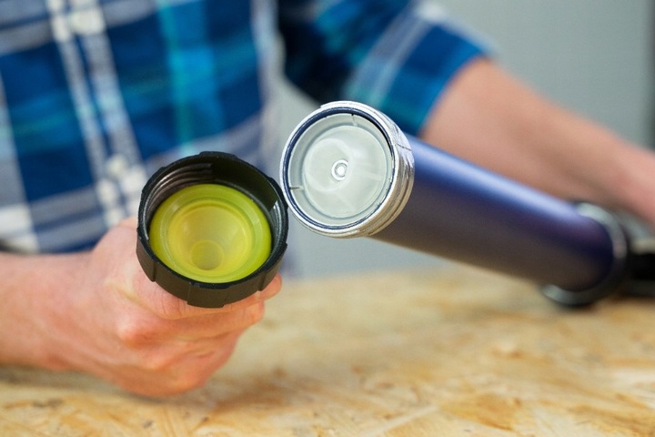 Pistolet wyciskacz do silikonu mas uszczelniacza klejów 600ml MOCNY