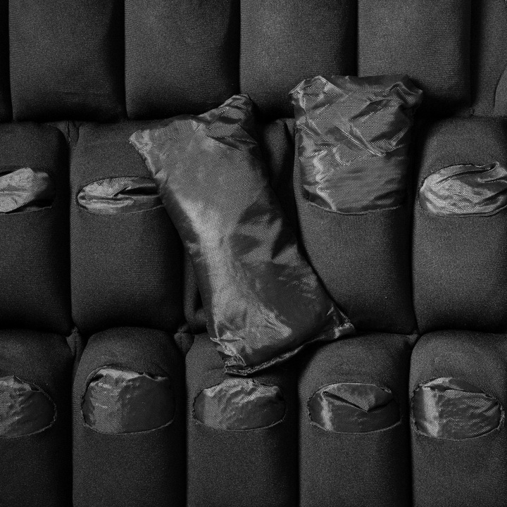 KAMIZELKA OBCIĄŻENIOWA TRENINGOWA DO ĆWICZEŃ Z OBCIĄŻENIEM - GymBeam 20 kg