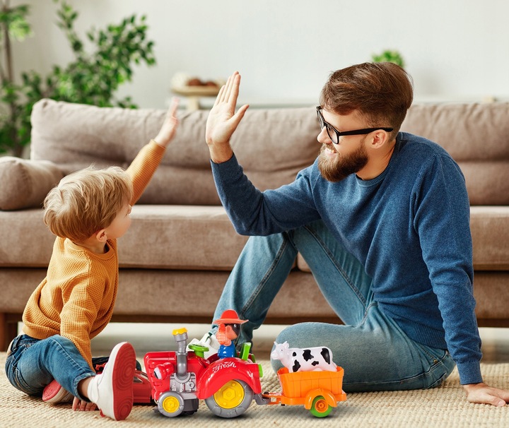 TRAKTOR TRAKTOREK FARMERA Z PRZYCZEPKĄ INTERAKTYWNY JEŹDZI ŚPIEWA KRÓWKA