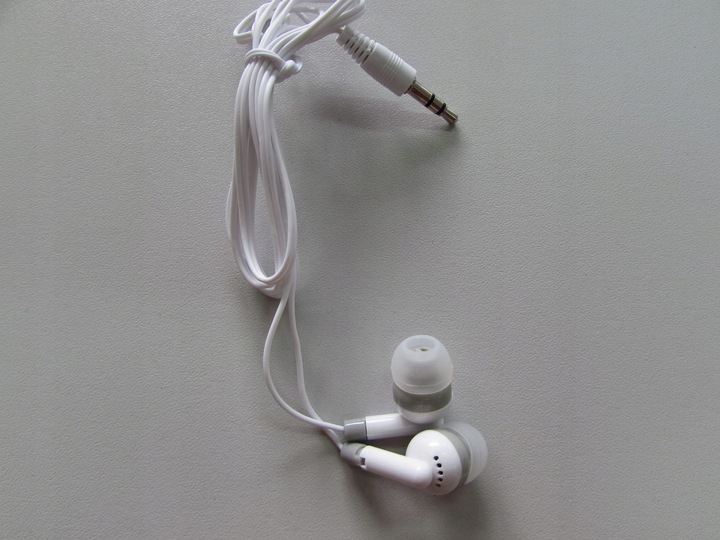 Odtwarzacz MP3 z LCD z słuchawkami słuchawki w zestawie wyświetlacz Setty