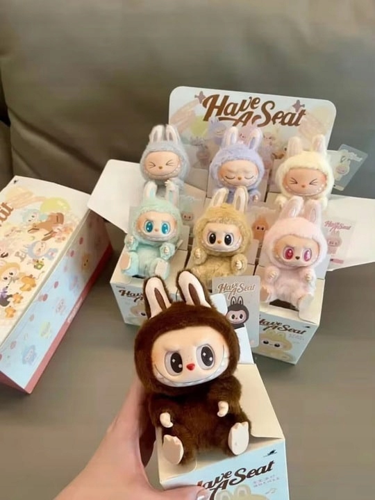 MASKOTKA LALKA LALECZKA BRELOK FIGURKA PLUSZAK NIESPODZIANKA MIŚ