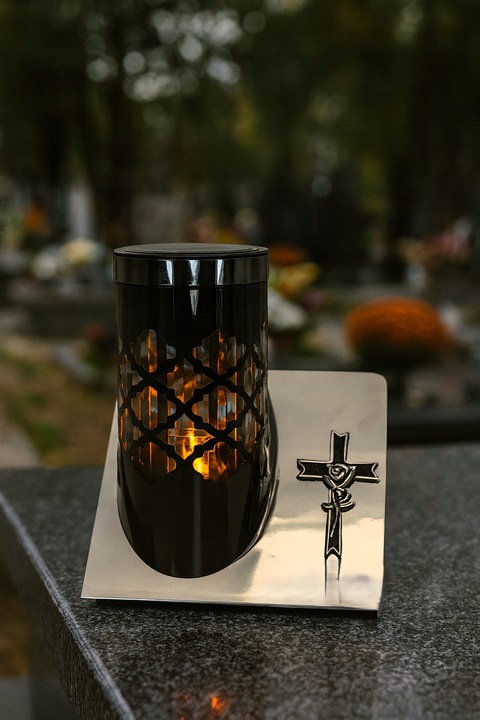 Premium Znicz Solarny na Chromowanej podstawie Motyw Czarnego Krzyża 23 cm