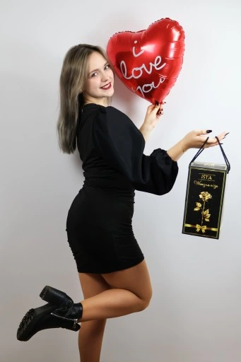 PIĘKNY ZŁOTY ŁAŃCUSZEK DAMSKI Z SERDUSZKIEM Z CYRKONIAMI + RÓŻA WIECZNA LED