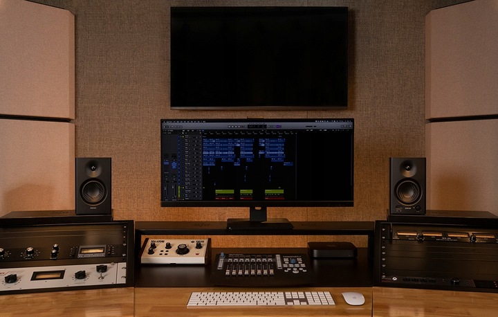 EDIFIER ZESTAW PROFESJONALNYCH GŁOŚNIKÓW KOMPUTEROWYCH 2.0 MR4 AUDIO 42W