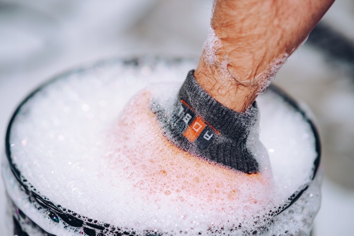 ZESTAW DO MYCIA AUTA rękawica z mikrofibry z dużym ręcznikiem do osuszania