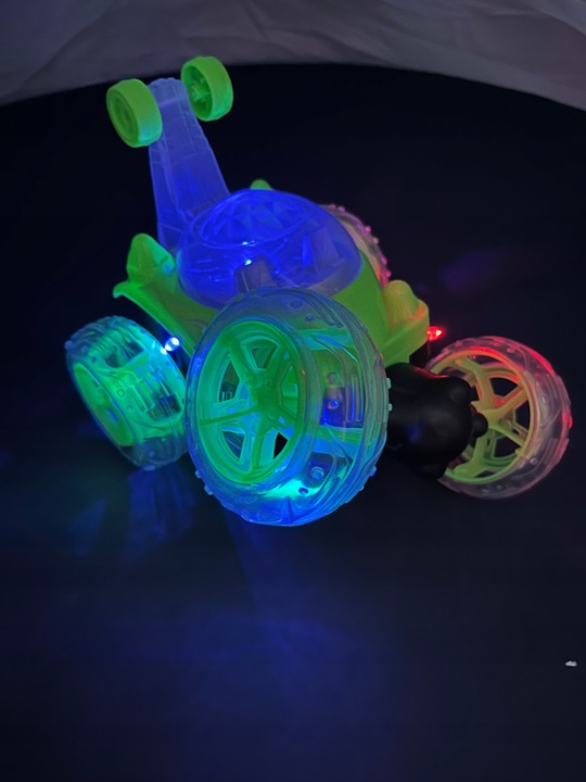 AUTKO AUTO TWISTER AKROBATA 360 ZDALNIE STEROWANY SAMOCHÓD KASKADER